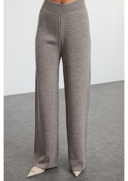 Tarz Kadın Modern Moda Normal Bel Boru Paça Bisiklet Yaka Düğme Detaylı Triko Alt-Üst Takım fırsatları