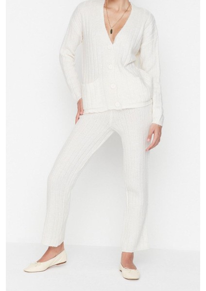 Tarz Kadın Modern Moda Normal Bel Geniş Paça V Yaka Geniş Kalıp Yumuşak Dokulu Triko Alt-Üst Takım fırsatları