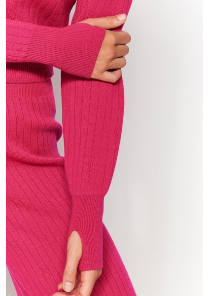 Tarz Kadın Modern Moda Normal Bel Boru Paça Dik Yaka Crop Parmak Detaylı Triko Alt-Üst Takım modelleri