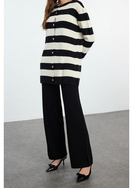 Tarz Kadın Modern Moda Normal Bel Boru Paça V Yaka Çizgili Triko Hırka Pantolon Alt-Üst Takım indirimleri