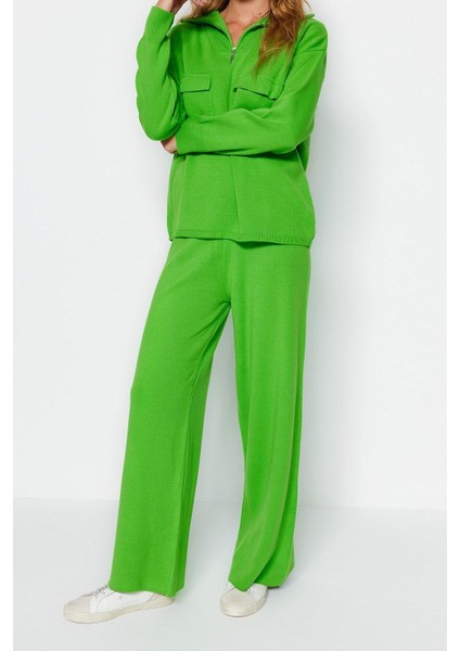 Tarz Kadın Modern Normal Bel Boru Paça Dik Yaka Geniş Kalıp Fermuarlı ve Cepli Triko Alt-Üst Takım indirimleri