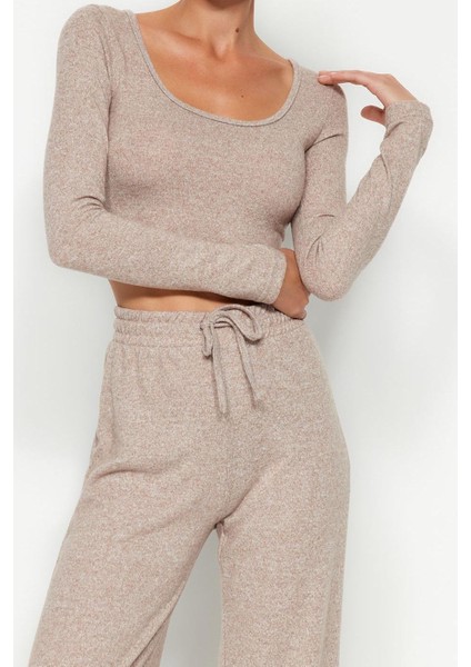 Tarz Kadın Yüksek Bel Geniş Paça Havuz Yaka Yumoş Crop ve Wide Leg Geniş Paça Örme Alt Üst Takım