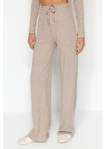 Tarz Kadın Yüksek Bel Geniş Paça Havuz Yaka Yumoş Crop ve Wide Leg Geniş Paça Örme Alt Üst Takım modelleri