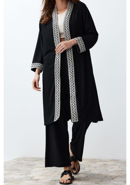 Tarz Kadın Modern Normal Bel Boru Paça Hakim Yaka Nakış Detaylı Kuşaklı Dokuma Kimono-Pantolon Takım