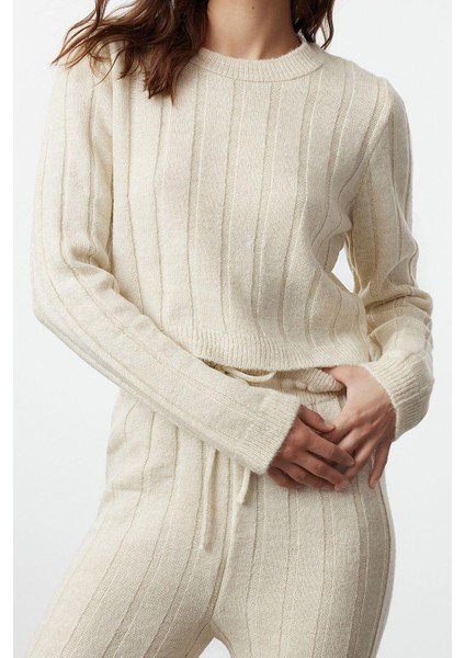 Tarz Kadın Modern Moda Normal Bel Boru Paça Bisiklet Yaka Crop Yumuşak Dokulu Triko Alt-Üst Takım