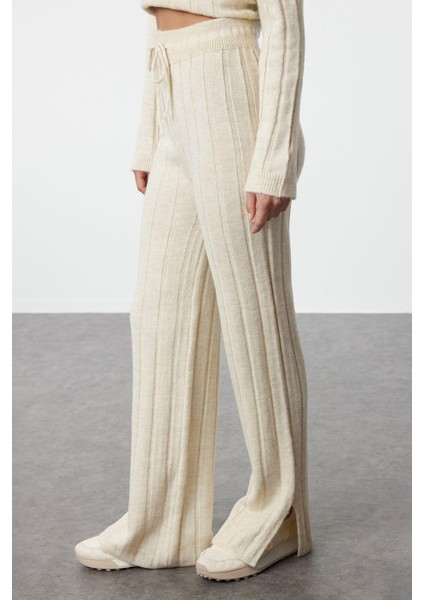 Tarz Kadın Modern Moda Normal Bel Boru Paça Bisiklet Yaka Crop Yumuşak Dokulu Triko Alt-Üst Takım modelleri