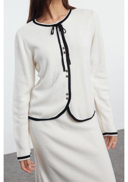 Tarz Kadın Modern Moda Normal Bel Boru Paça Bisiklet Yaka Kurdele Fiyonk Detaylı Triko Alt-Üst Takım fiyatları