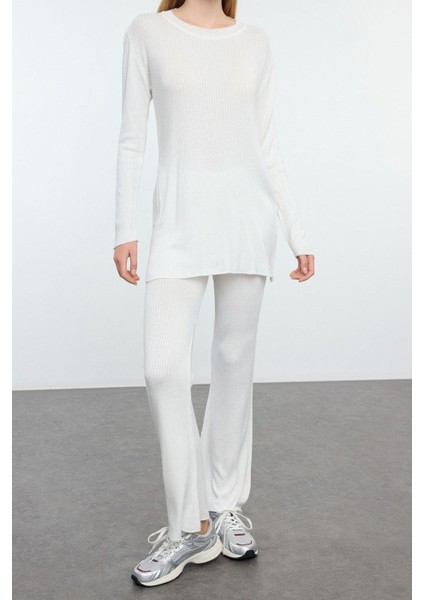 Tarz Kadın Modern Moda Normal Bel Boru Paça Bisiklet Yaka Yırtmaç Detaylı Triko Alt-Üst Takım indirimleri