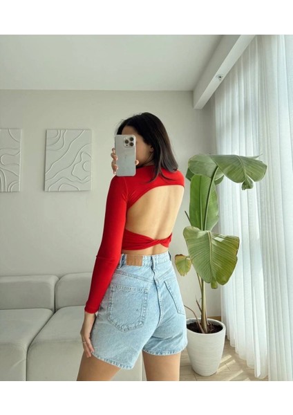 Uzun Kollu Sırt Dekolteli Esnek Tam Kalıp Bluz Crop