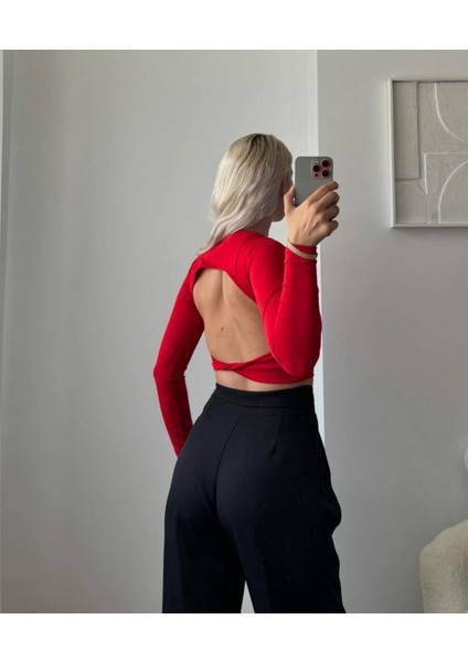 Uzun Kollu Sırt Dekolteli Esnek Tam Kalıp Bluz Crop