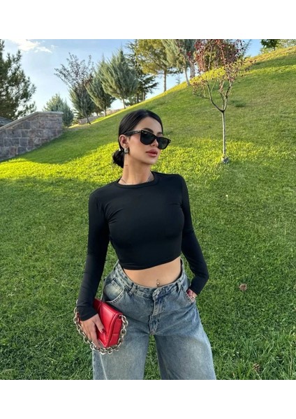 Uzun Kollu Sırt Dekolteli Esnek Tam Kalıp Bluz Crop