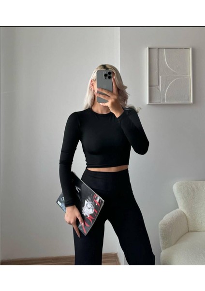 Uzun Kollu Sırt Dekolteli Esnek Tam Kalıp Bluz Crop