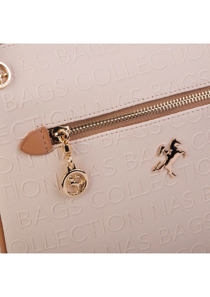 Kadın Çapraz Çanta Kalın Ayarlanabilir Askılı Çanta Krem Camel Gofraj (En: 26 cm, Boy: 22 cm ) fiyatları