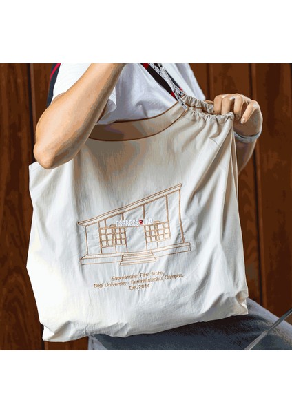 10. Yıl Özel Sınırlı Üretim Bej Shopper Çanta - Katlanabilir, Su Geçirmez, Pratik Tasarım