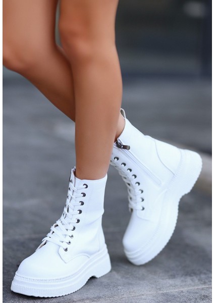 Beyaz Cilt Bağcıklı Bot fırsatları