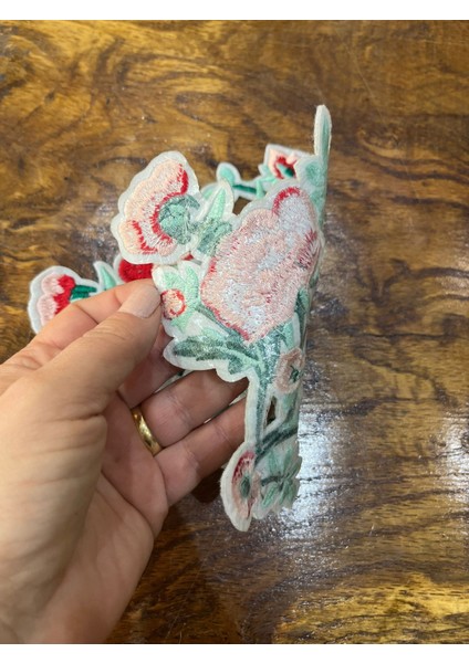 21 x 17 cm Ütü İle Yapışan Renkli Çiçek Arma Dikiş Aplike fiyatları