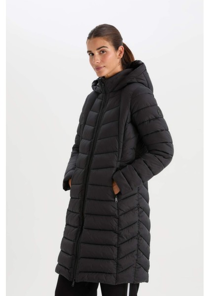 DeFactoFit Su İtici Uzun Şişme Mont Parka Kapüşonlu Slim Fit Dar Kesim Kapitoneli Fermuarlı Cepli A1556AX24WN