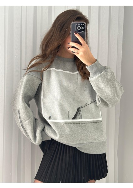 Gri Arkası Fermuarlı Önü Desenli Sweat