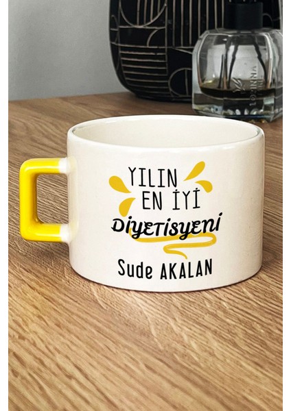 Kişiye Özel Yılın En Iyi Diyetisyeni Lüks Fincan Sarı Tıp Bayramı Hediyesi