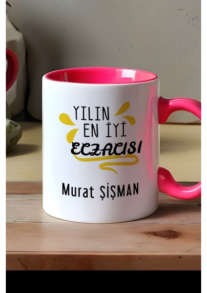 Kişiye Özel Yılın En Iyi Eczacısı Kupa Bardak Pembe Tıp Bayramı Hediyesi
