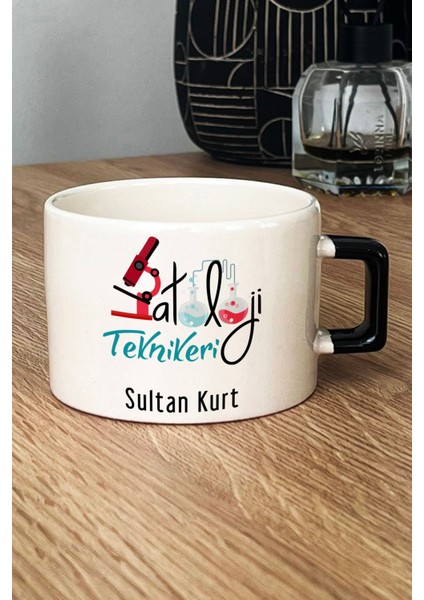 Kişiye Özel Patoloji Teknikeri Lüks Fincan Siyah Isme Özel Tıp Bayramı Hediyeleri fiyatları