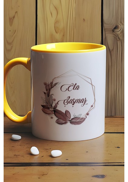 Kişiye Özel Çiçek Tasarımlı Isme Özel Kupa Bardak Sarı Isim Soyisim Yazılı