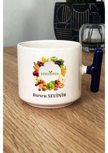 Kişiye Özel Diyetisyen Kupa Bardak T Kulplu Lacivert Tıp Bayramı Hediyesi fiyatları