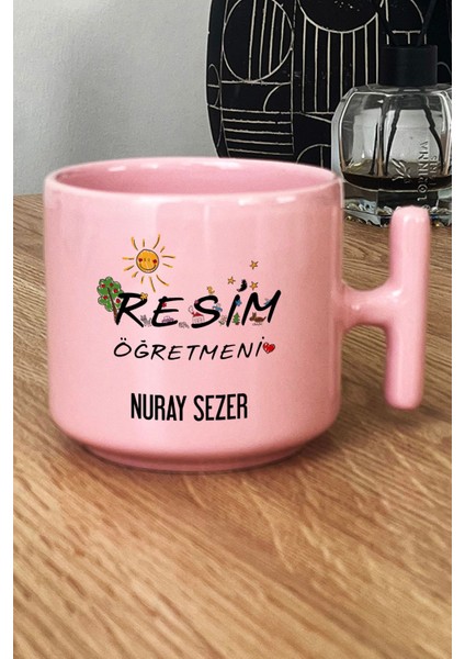 Kişiye Özel Resim Öğretmeni Pastel T Kulplu Kupa Bardak Pembe Öğretmenler Günü Hediyesi
