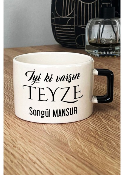 Kişiye Özel Iyi Ki Varsın Teyze Lüks Fincan Siyah Anneler Günü Hediyesi fiyatları