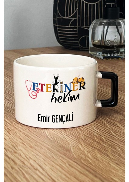 Kişiye Özel Veteriner Hekim Lüks Fincan Siyah Isme Özel Tıp Bayramı Hediyeleri fiyatları