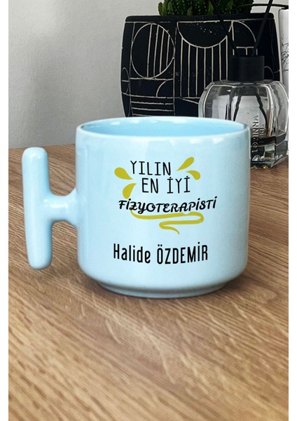 Kişiye Özel Yılın En Iyi Fizyoterapisti Pastel T Kulplu Kupa Bardak Mavi Tıp Bayramı Hediyesi