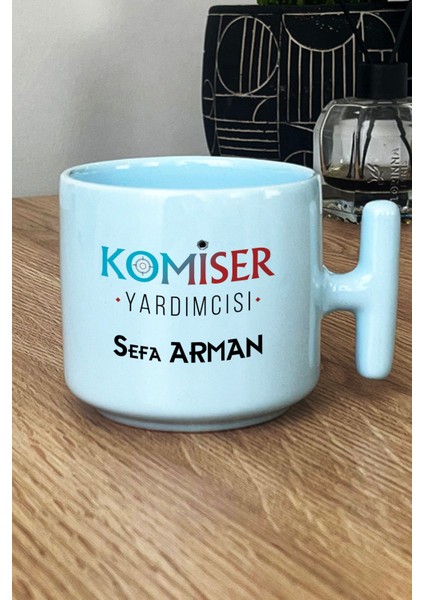 Kişiye Özel Komiser Yardımcısı Pastel T Kulplu Kupa Bardak Mavi Polisler Günü Hediyesi fiyatları