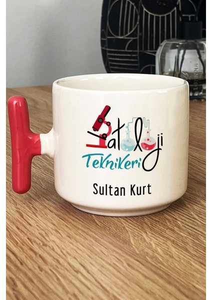 Kişiye Özel Patoloji Teknikeri Kupa Bardak T Kulplu Pembe Isme Özel Tıp Bayramı Hediyeleri