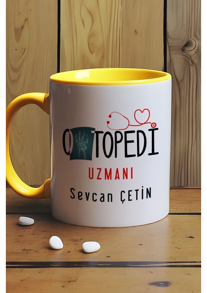Kişiye Özel Ortopedi Uzmanı Kupa Bardak Sarı Isme Özel Tıp Bayramı Hediyeleri