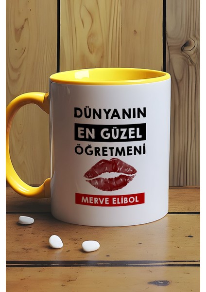Kişiye Özel Dünyanın En Güzel Öğretmeni Kupa Bardak Sarı Öğretmenler Günü Hediyesi