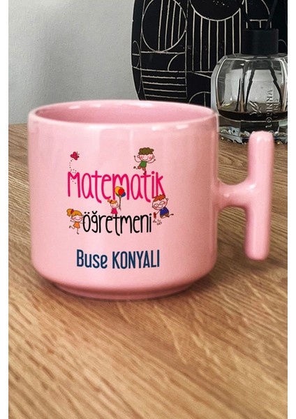 Kişiye Özel Matematik Öğretmeni Pastel T Kulplu Kupa Bardak Pembe Öğretmenler Günü Hediyesi fiyatları