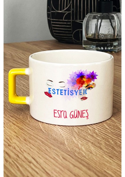Kişiye Özel Estesiyen Lüks Fincan Sarı Isme Özel Tıp Bayramı Hediyeleri