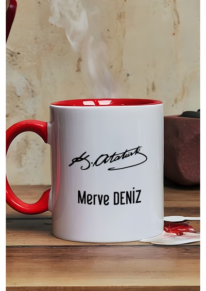 Kişiye Özel Atatürk Imzası ve Isim Yazılı Kupa Bardak Kırmızı Öğretmenler Günü Hediyesi