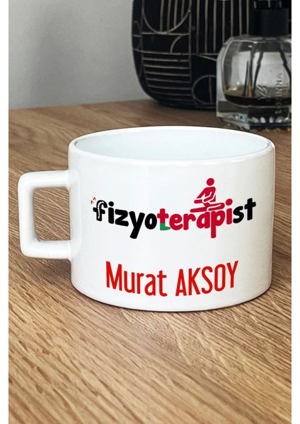 Kişiye Özel Fizyoterapist Lüks Fincan Beyaz Isme Özel Tıp Bayramı Hediyeleri