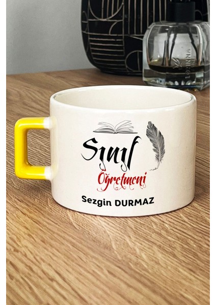 Kişiye Özel Erkek Sınıf Öğretmeni Lüks Fincan Sarı Öğretmenler Günü Hediyesi