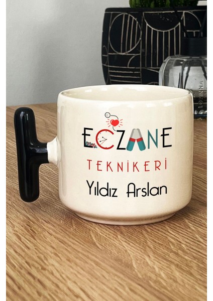 Kişiye Özel Eczane Teknikeri Kupa Bardak T Kulplu Siyah Tıp Bayramı Hediyeleri