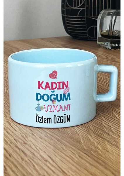 Kişiye Özel Kadın Doğum Uzmanı Pastel Fincan Mavi Tıp Bayramı Hediyeleri fiyatları