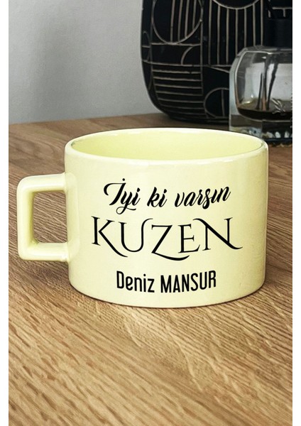 Kişiye Özel Iyi Ki Varsın Kuzen Pastel Fincan Sarı Doğum Günü Hediyesi