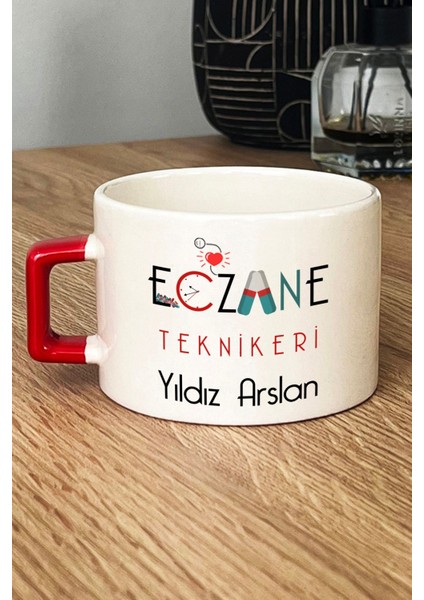 Kişiye Özel Eczane Teknikeri Lüks Fincan Kırmızı Tıp Bayramı Hediyeleri