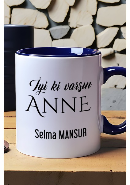 Kişiye Özel Iyi Ki Varsın Anne Kupa Bardak Lacivert Anneler Günü Hediyesi fiyatları