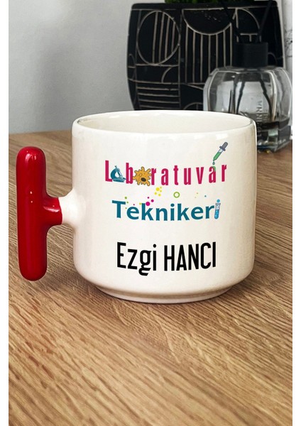 Kişiye Özel Laboratuvar Teknikeri Kupa Bardak T Kulplu Kırmızı Tıp Bayramı Hediyeleri