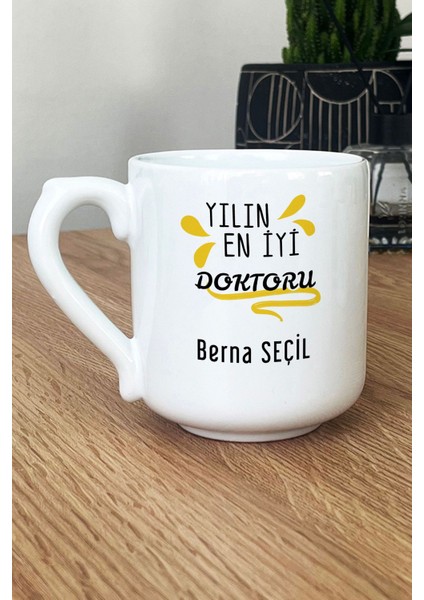 Kişiye Özel Yılın En Iyi Doktoru Kupa Bardak Oval Tıp Bayramı Hediyesi