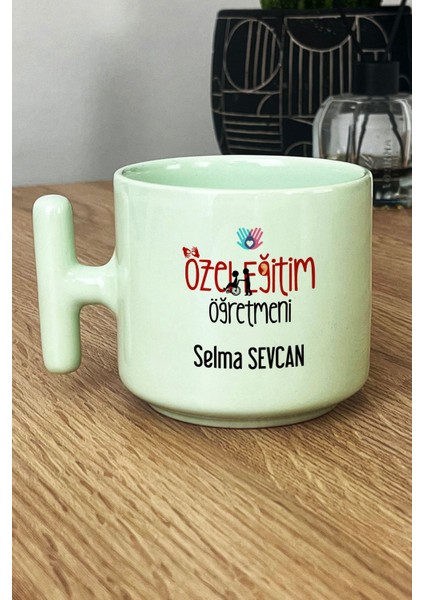 Kişiye Özel Özel Eğitim Öğretmeni -2- Pastel T Kulplu Kupa Bardak Yeşil