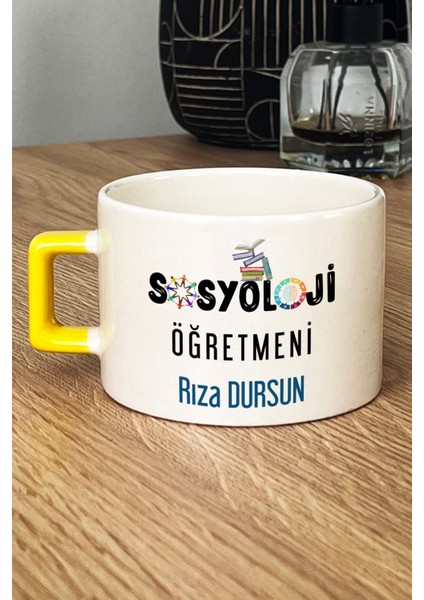 Kişiye Özel Sosyoloji Öğretmeni Lüks Fincan Sarı Öğretmenler Günü Hediyesi