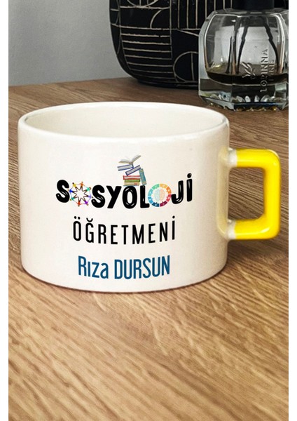 Kişiye Özel Sosyoloji Öğretmeni Lüks Fincan Sarı Öğretmenler Günü Hediyesi